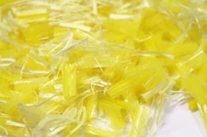 Yellow aramid fibres (Twaron) for use as reinforcement in asphalt