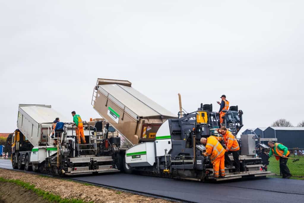 Fibre reinforced asphalt with aramid fibres on the N337 provincial road between Zwolle and Deventer